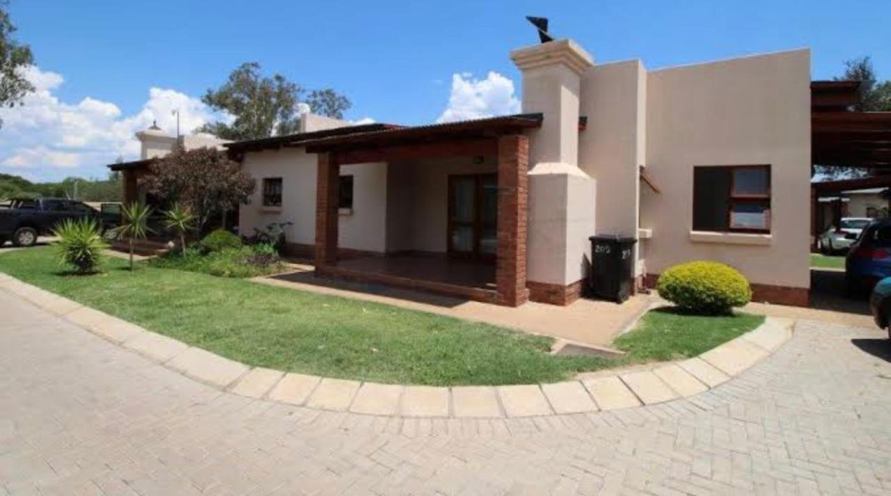 Eau Montagne Estate Holiday home *